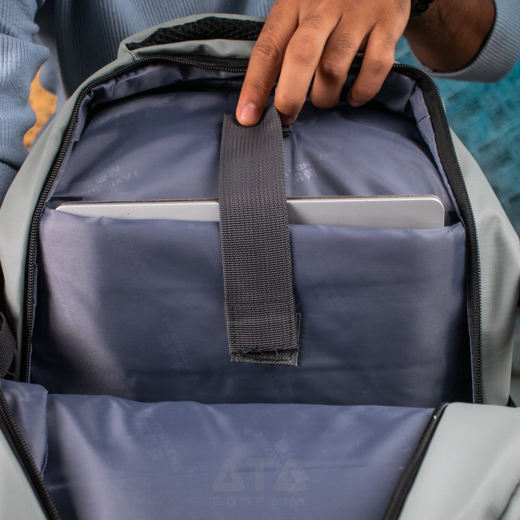 Step On The Brave 15 Inch Business Laptop Backpack Waterproof Ad-03 Grey