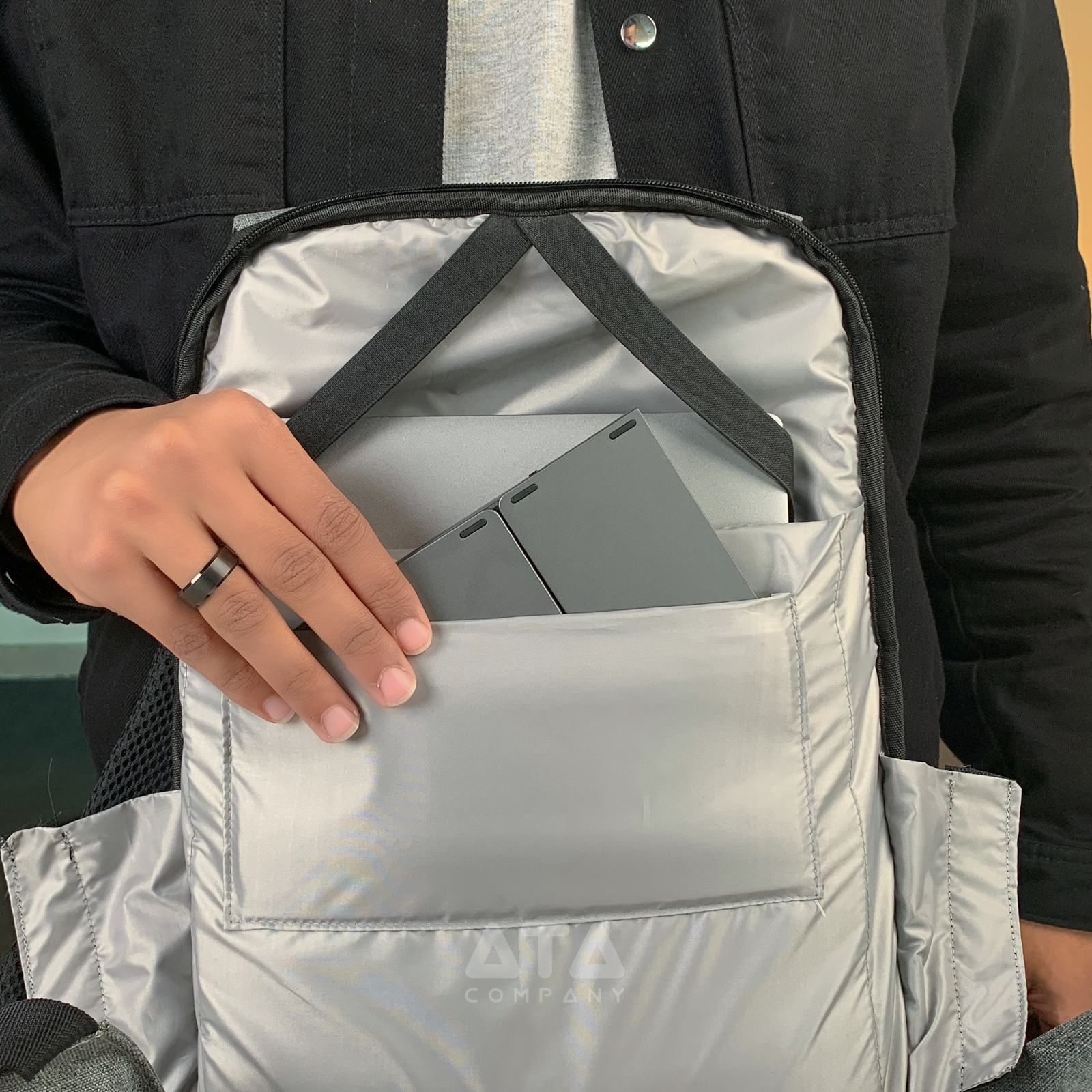 15.6-Inch 017 – Laptop Backpack (Grey)