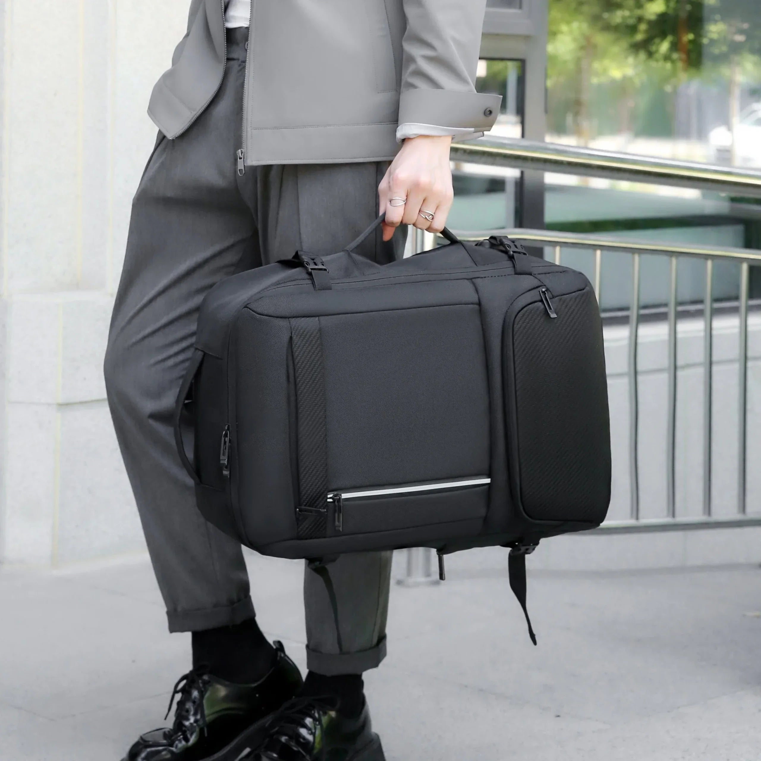 Meinaili 2405 Large Capacity Waterproof Computer Backpack Wet/Dry Separation Business Travel Charging Expansion Feature