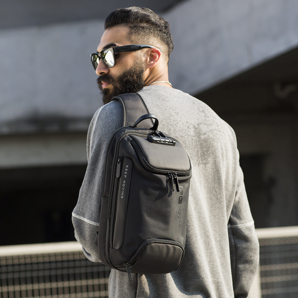 Bange 7082 – Compact Crossbody Bag (Black)