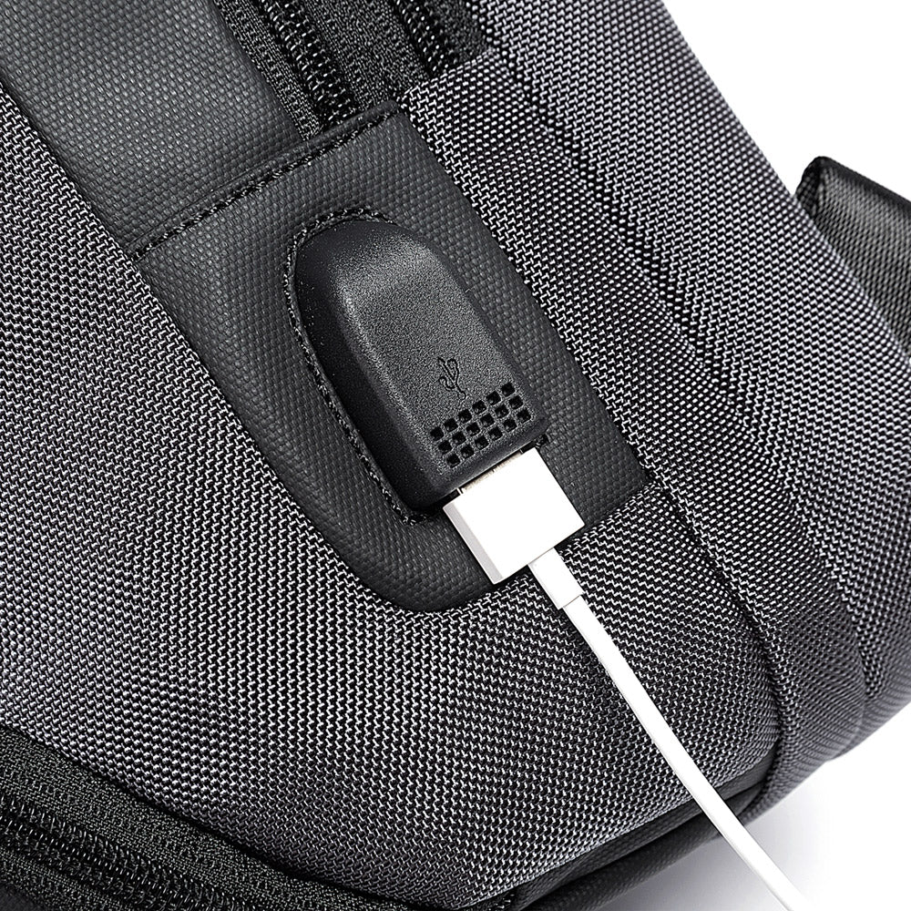 Bange 7082 – Compact Crossbody Bag (Black)