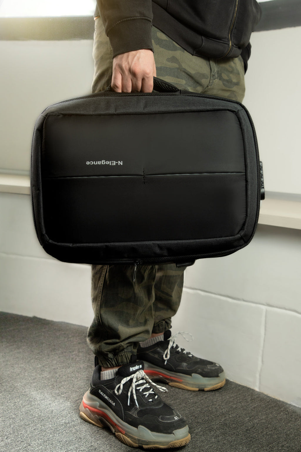 N Elegance 17 Inch Laptop Backpack Large Capacity School Bag Usb Charging Port Water Resistant Black